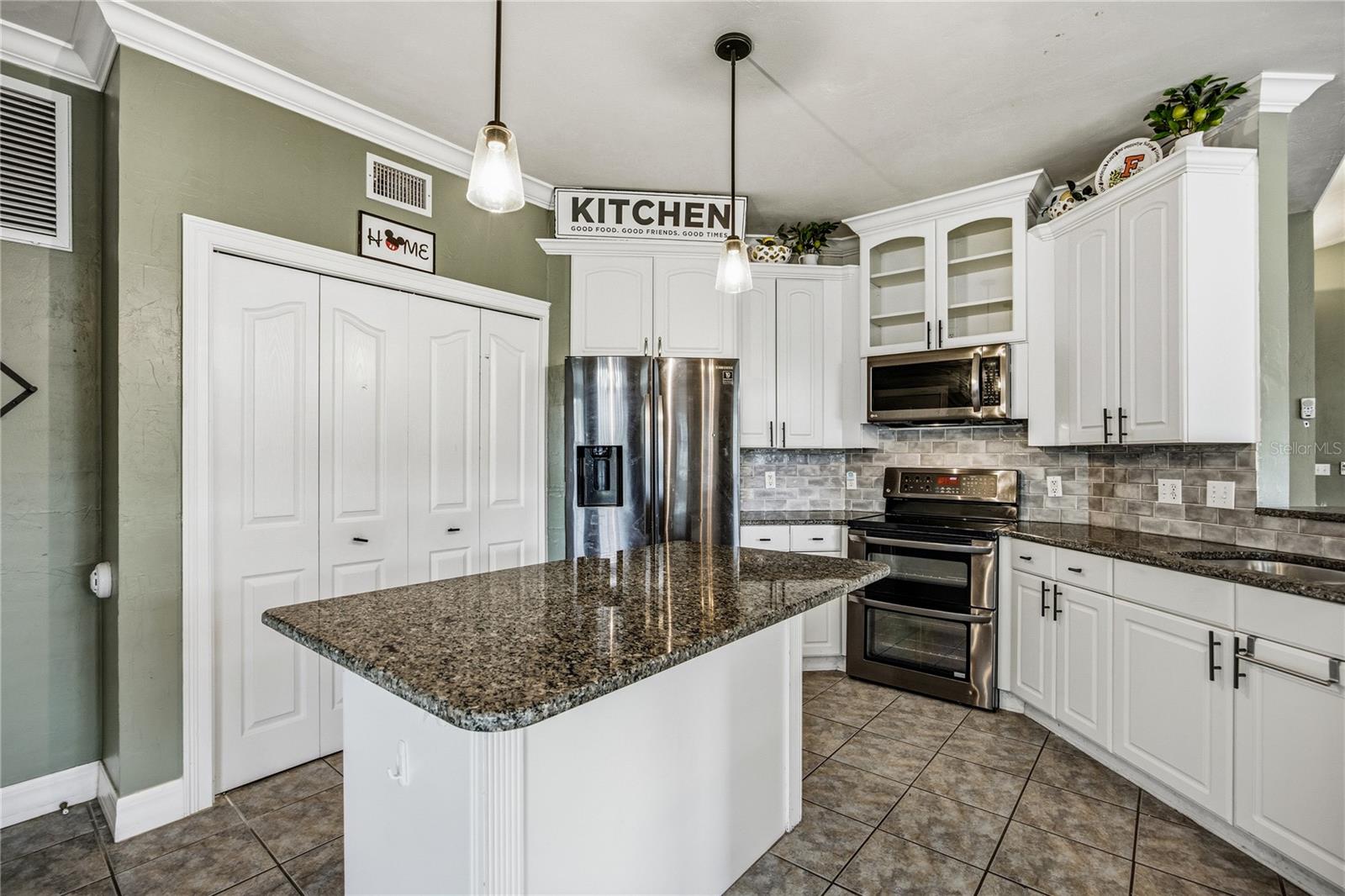 THE RETREAT FLETCHERS MILL PH II - Residential Lease