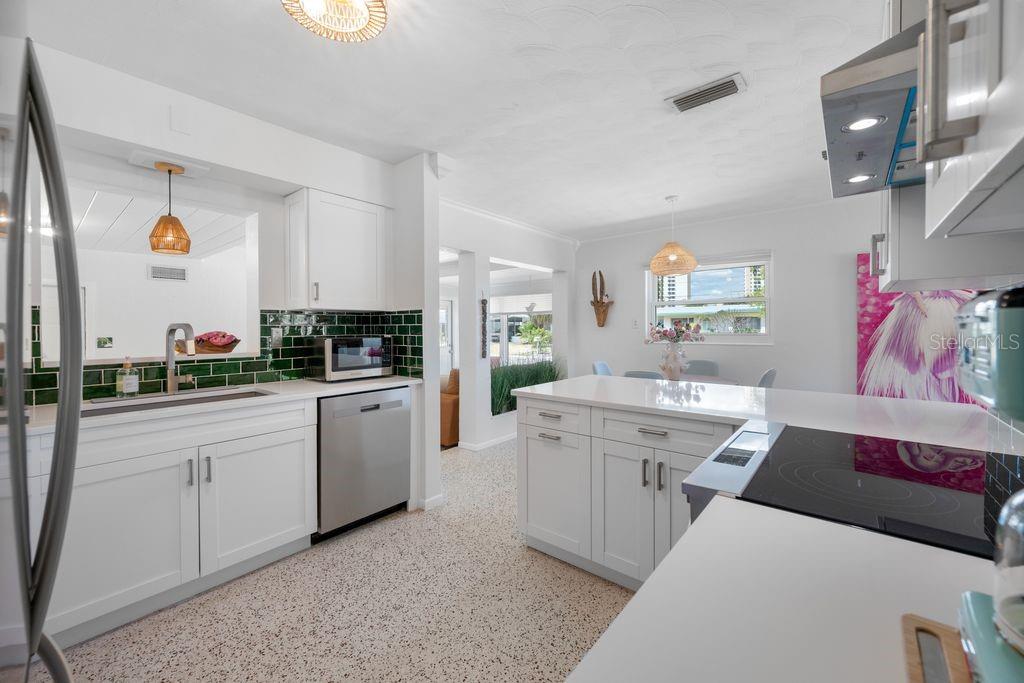 PASADENA SHORES - Residential