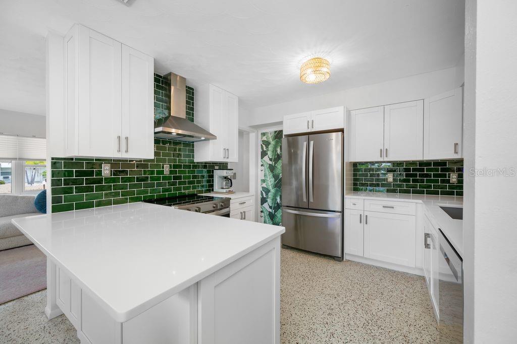 PASADENA SHORES - Residential