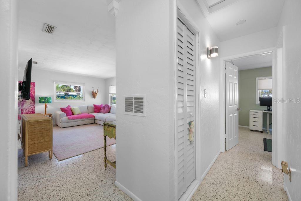 PASADENA SHORES - Residential