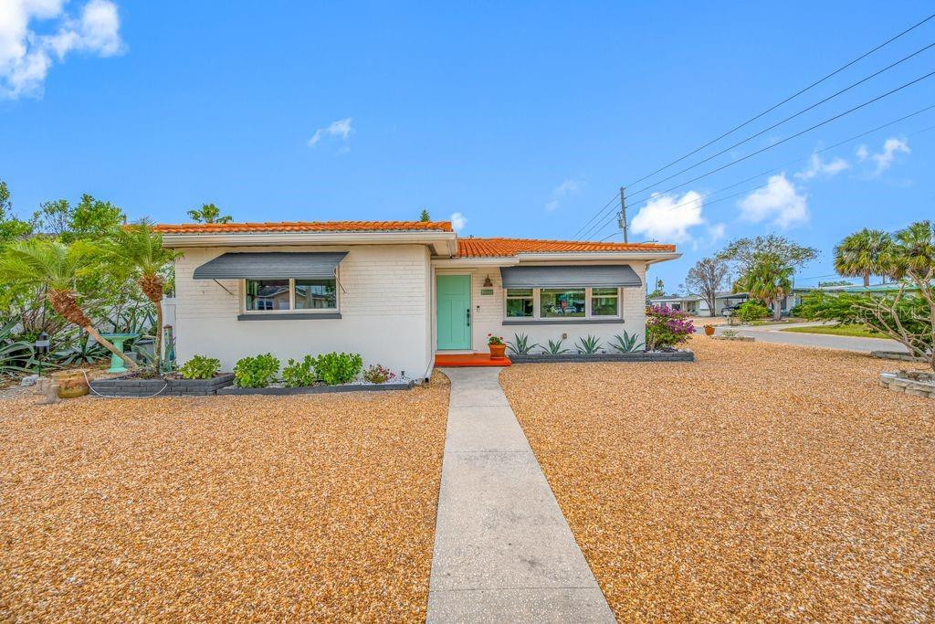 PASADENA SHORES - Residential