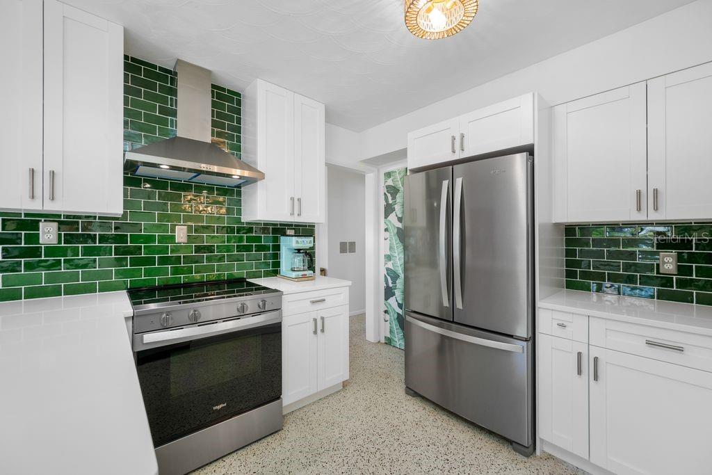 PASADENA SHORES - Residential