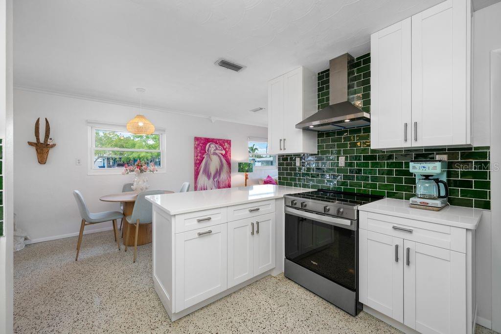 PASADENA SHORES - Residential