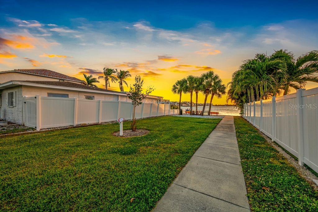 PASADENA SHORES - Residential