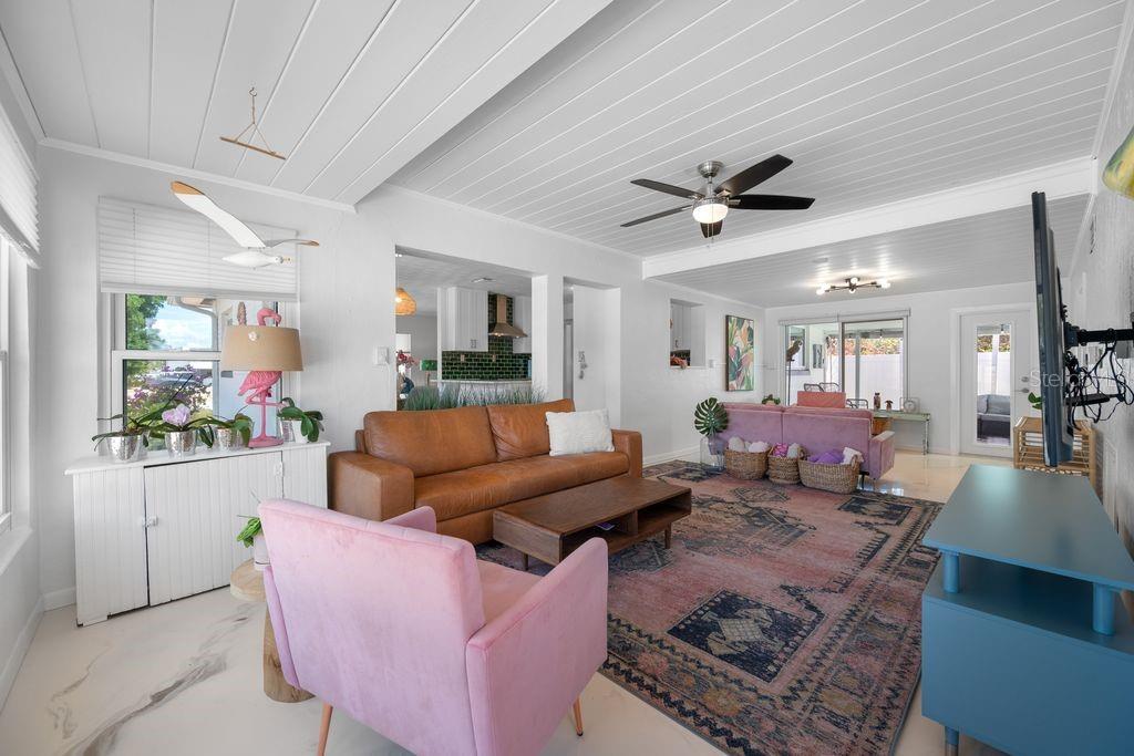 PASADENA SHORES - Residential