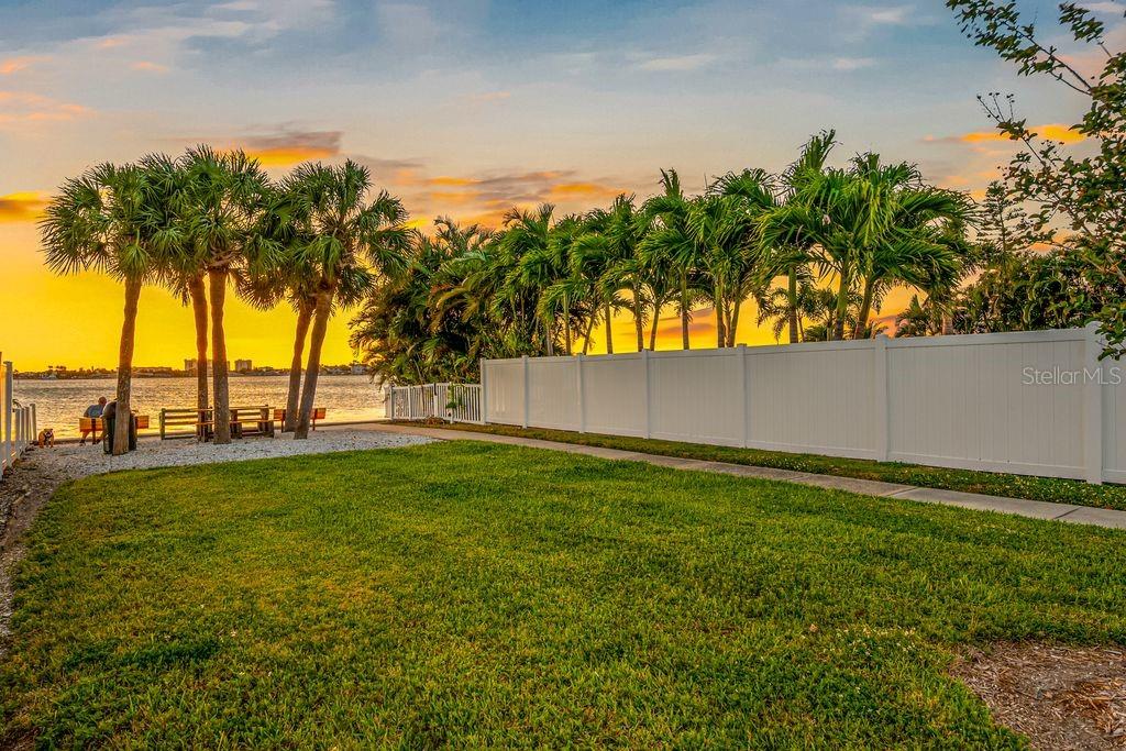 PASADENA SHORES - Residential