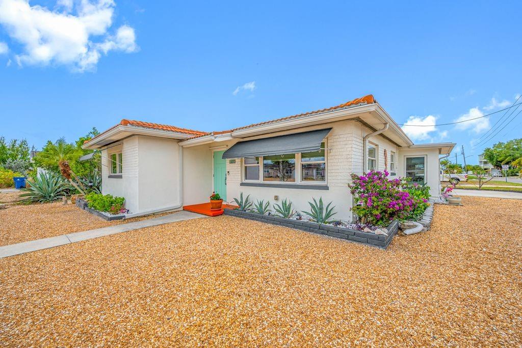 PASADENA SHORES - Residential