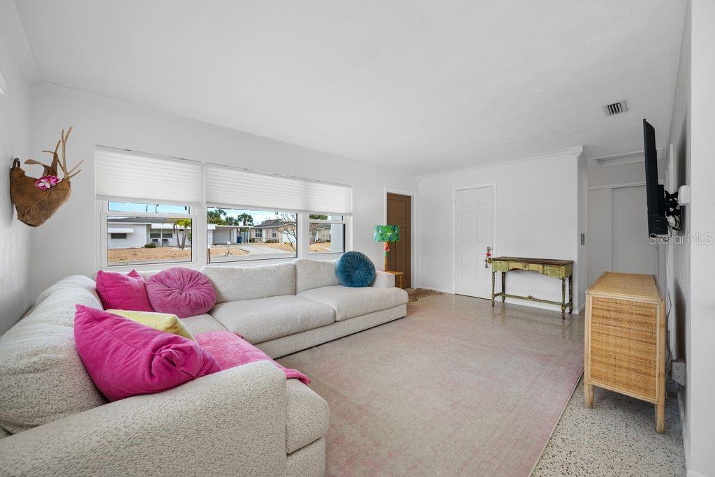 PASADENA SHORES - Residential