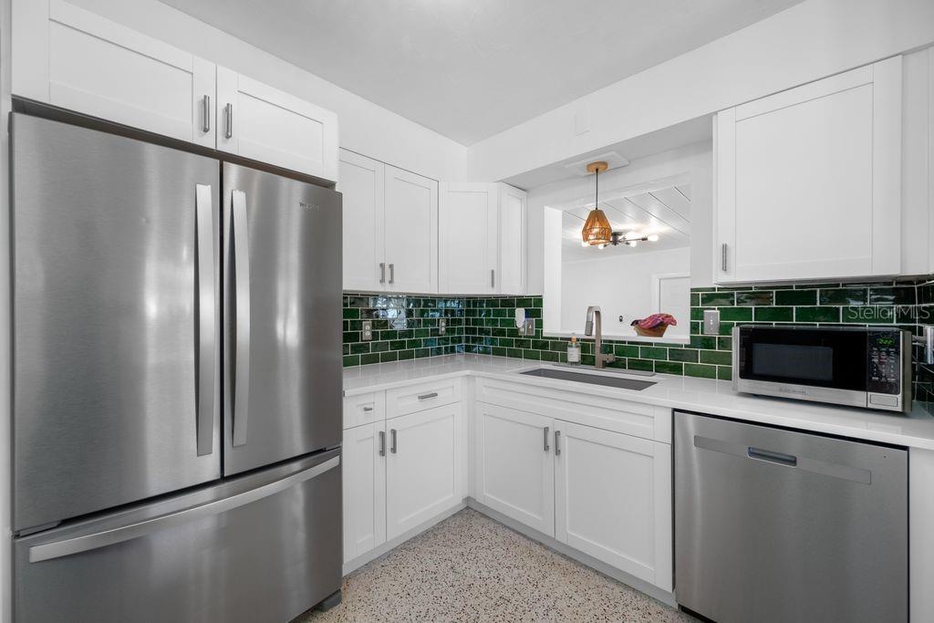 PASADENA SHORES - Residential