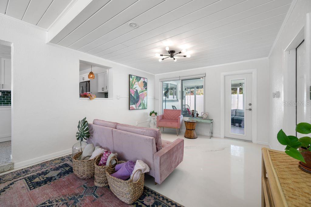 PASADENA SHORES - Residential