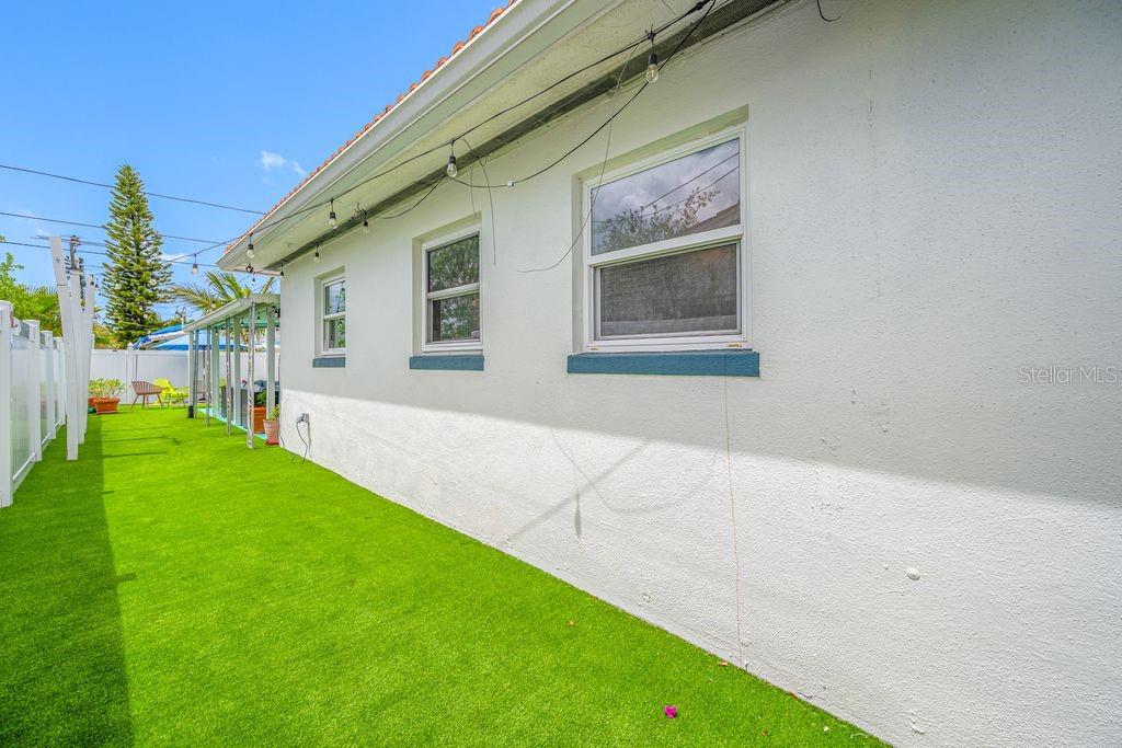 PASADENA SHORES - Residential