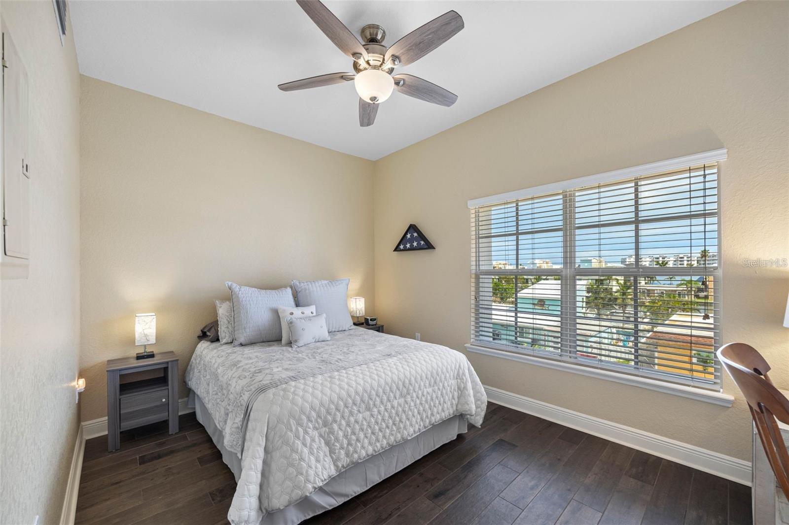 GAY SHORES - Residential