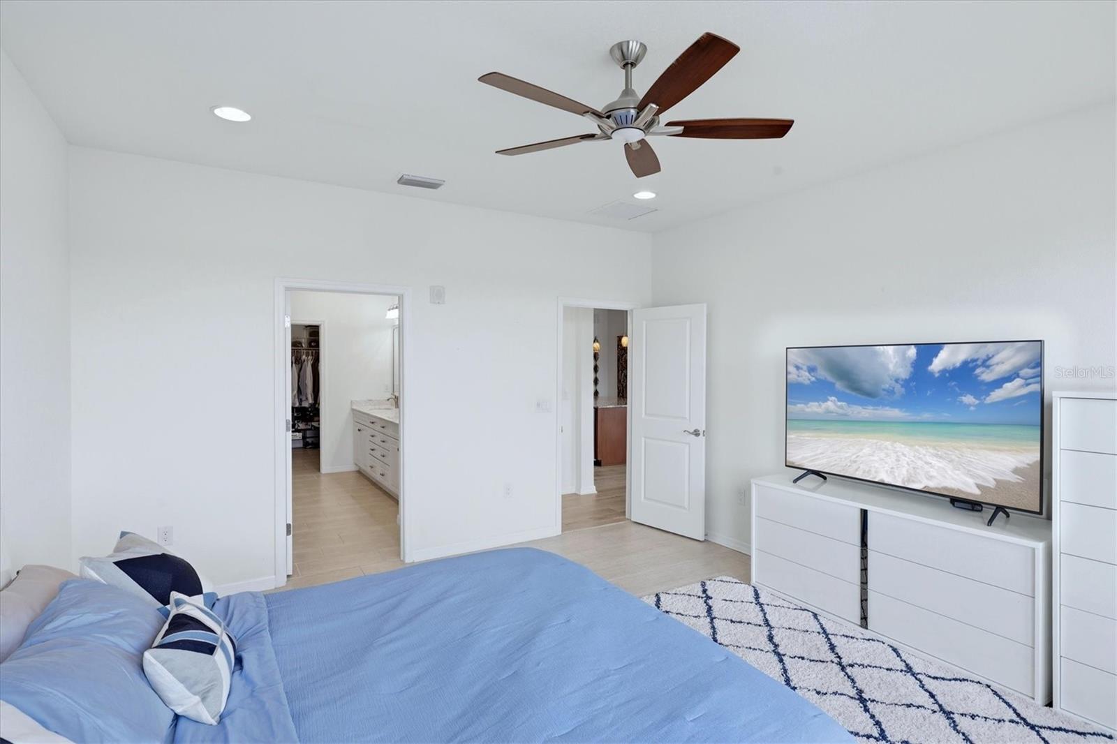 SARASOTA NATIONAL - Residential