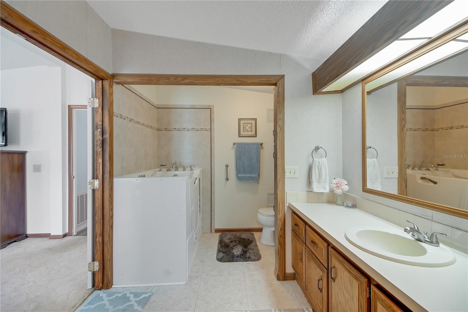 LADY LAKE ORANGE BLOSSOM GARDENS UNIT 14 - Residential