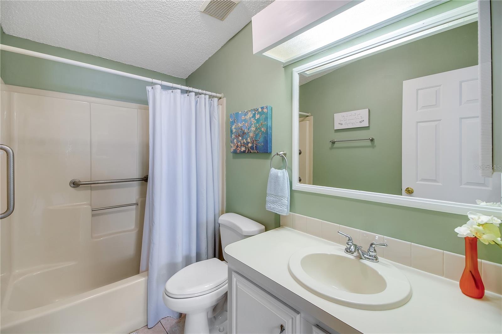 LADY LAKE ORANGE BLOSSOM GARDENS UNIT 14 - Residential