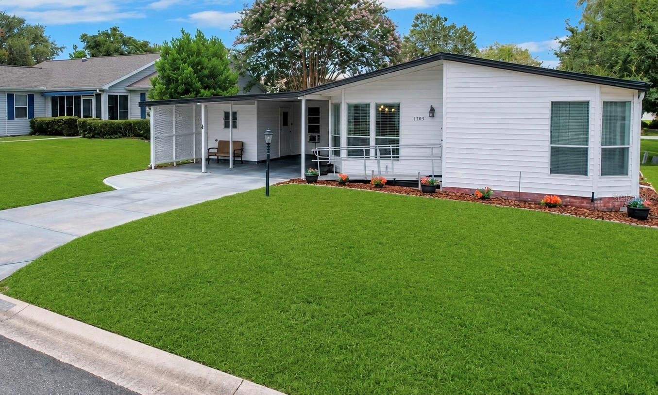 LADY LAKE ORANGE BLOSSOM GARDENS UNIT 14 - Residential