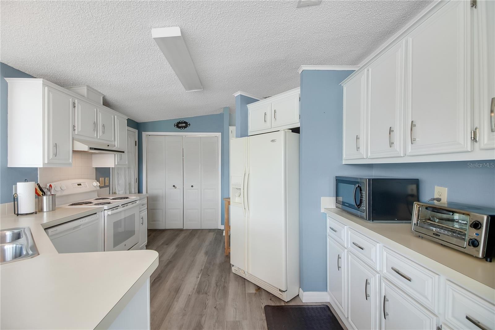 LADY LAKE ORANGE BLOSSOM GARDENS UNIT 14 - Residential