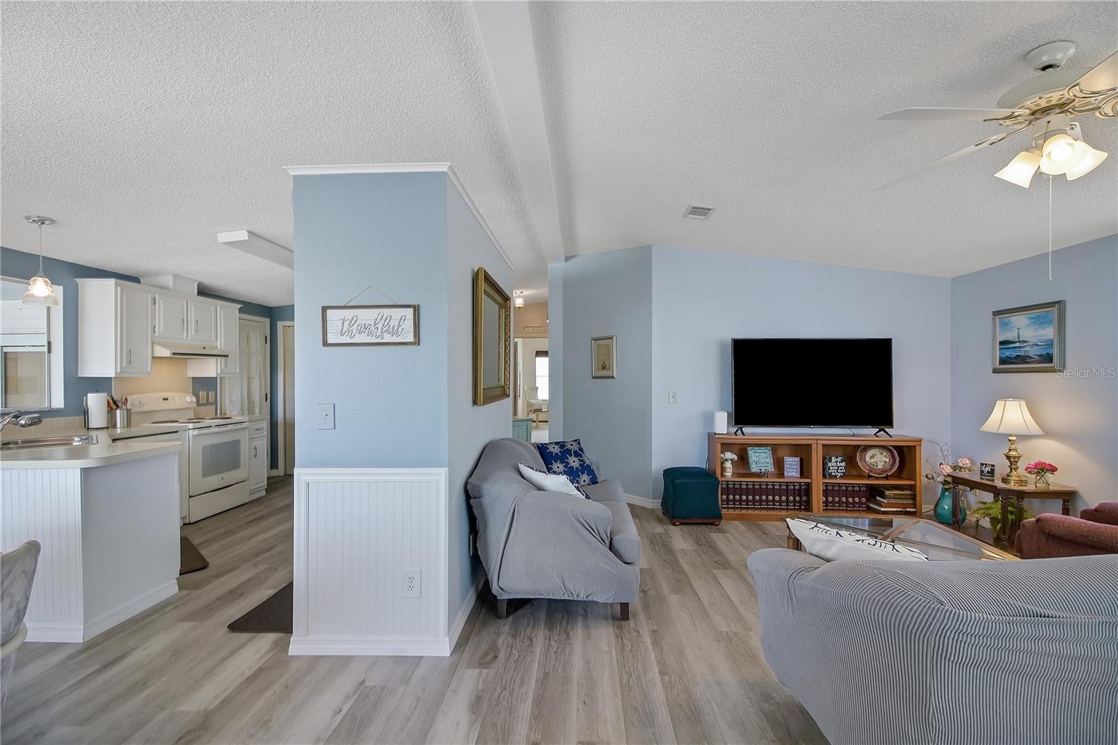 LADY LAKE ORANGE BLOSSOM GARDENS UNIT 14 - Residential