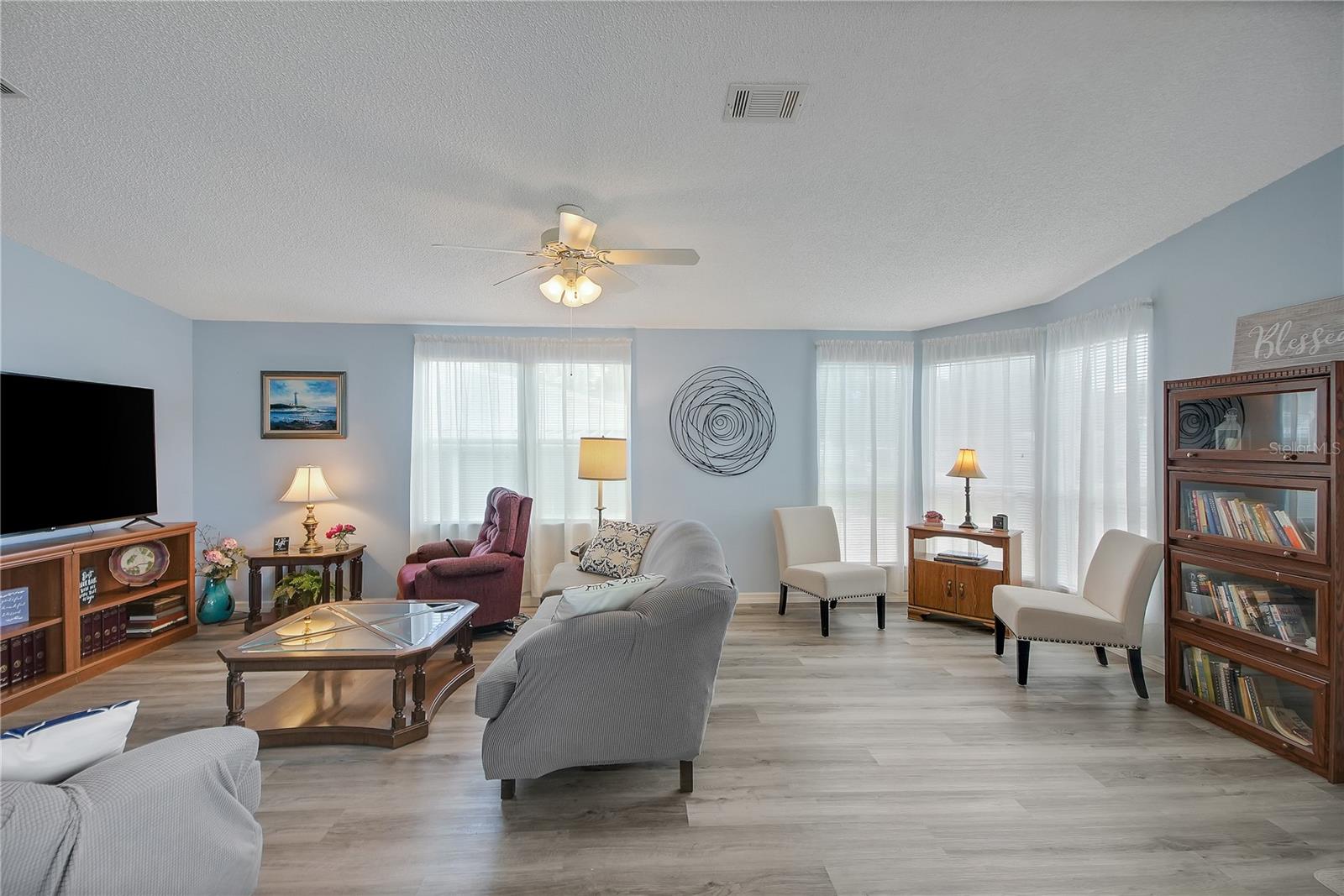 LADY LAKE ORANGE BLOSSOM GARDENS UNIT 14 - Residential