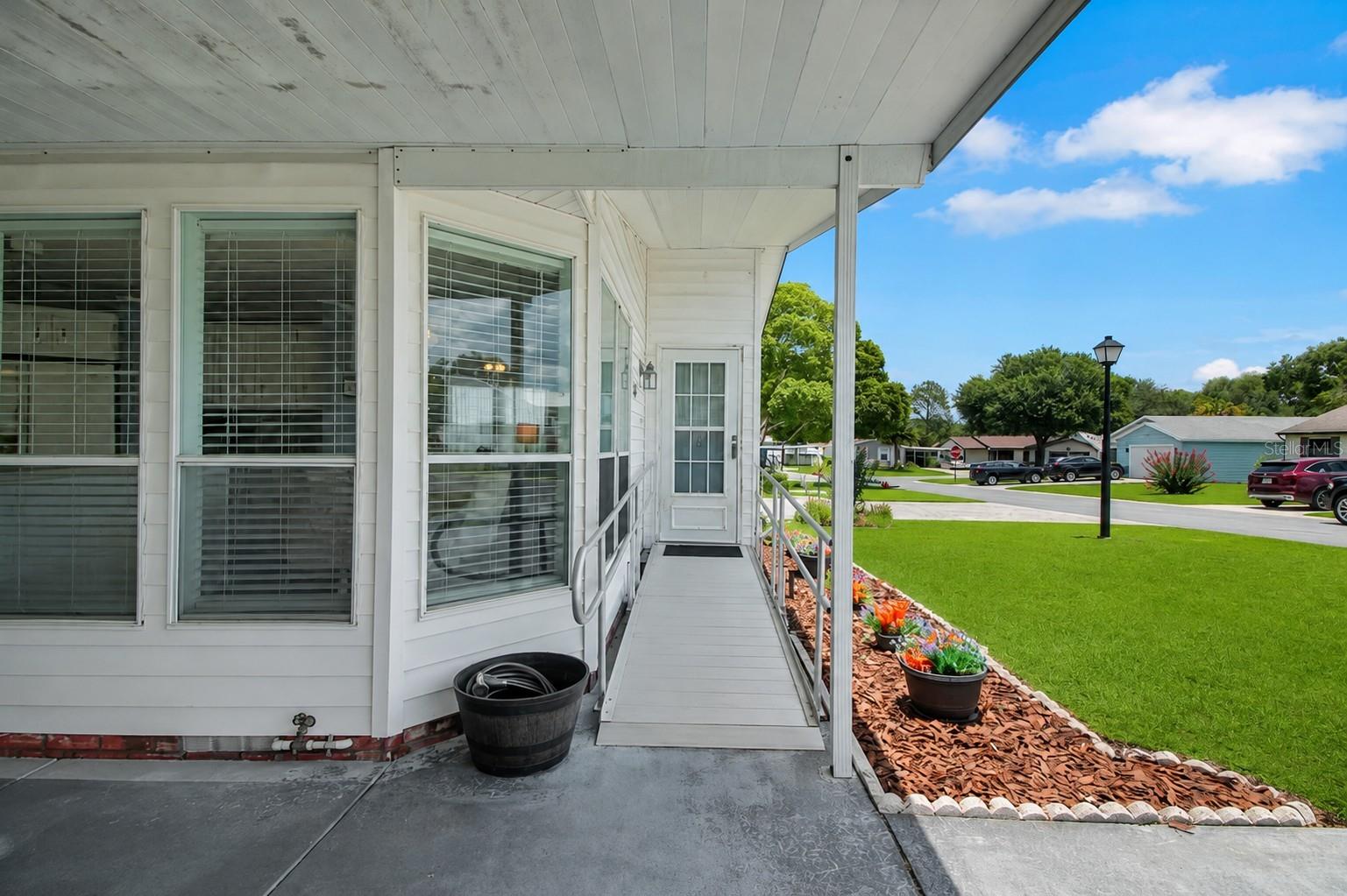 LADY LAKE ORANGE BLOSSOM GARDENS UNIT 14 - Residential