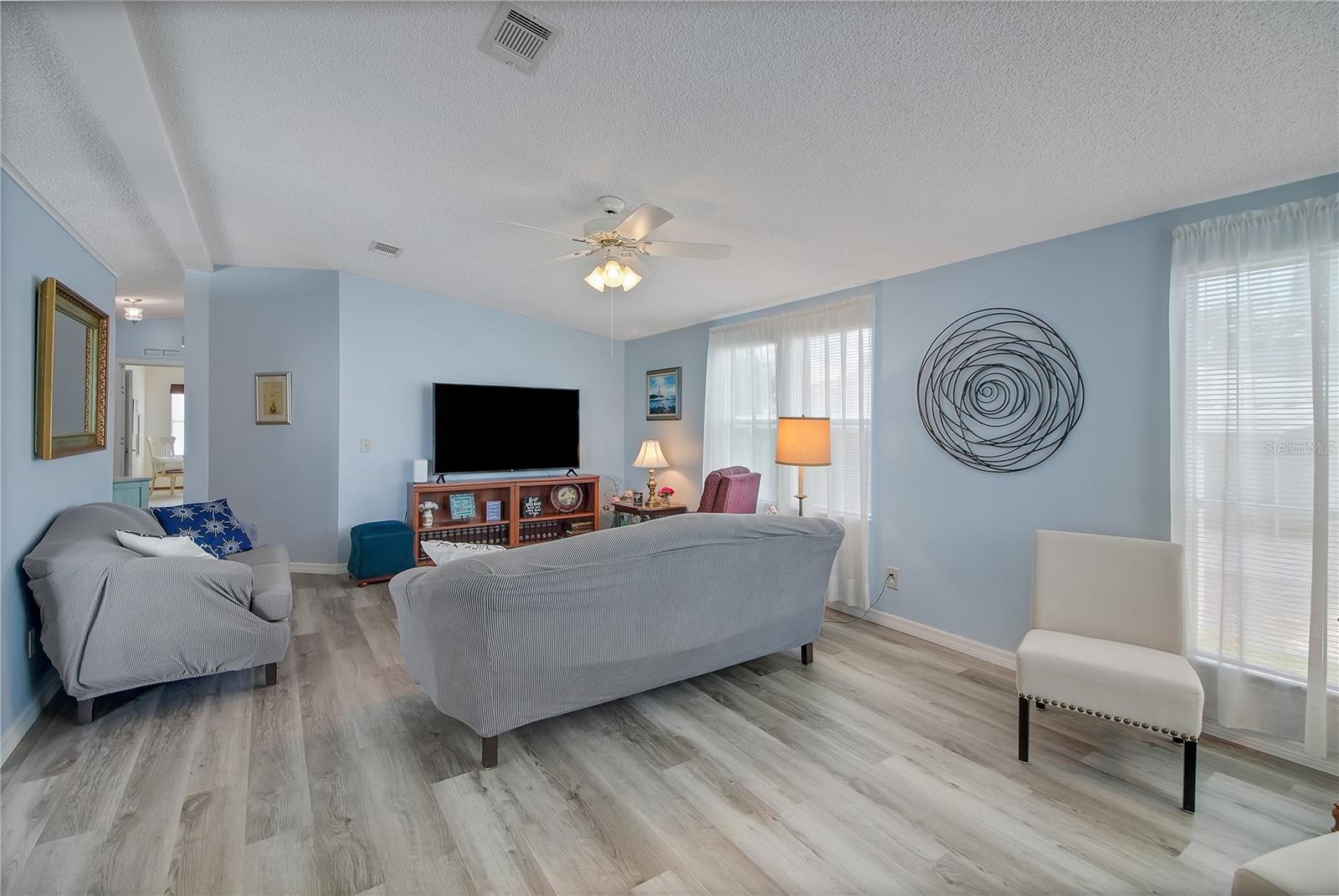 LADY LAKE ORANGE BLOSSOM GARDENS UNIT 14 - Residential