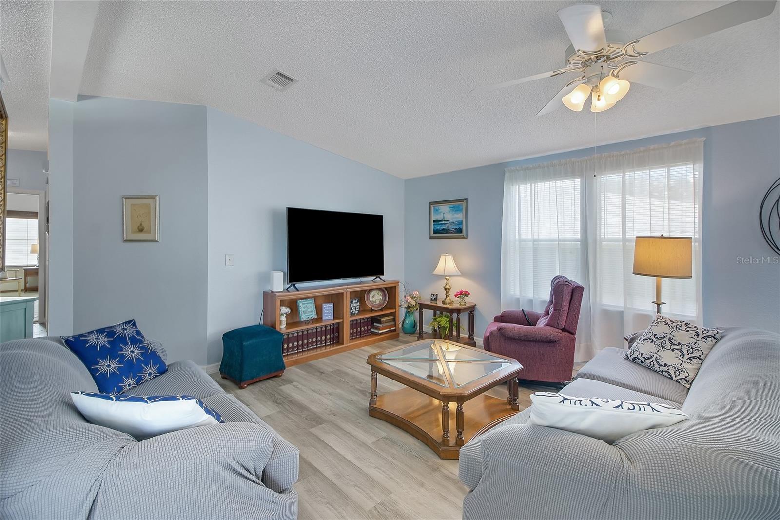 LADY LAKE ORANGE BLOSSOM GARDENS UNIT 14 - Residential