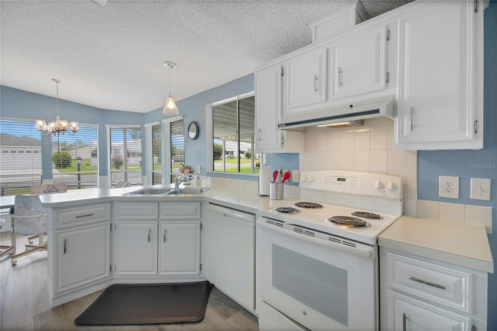 LADY LAKE ORANGE BLOSSOM GARDENS UNIT 14 - Residential