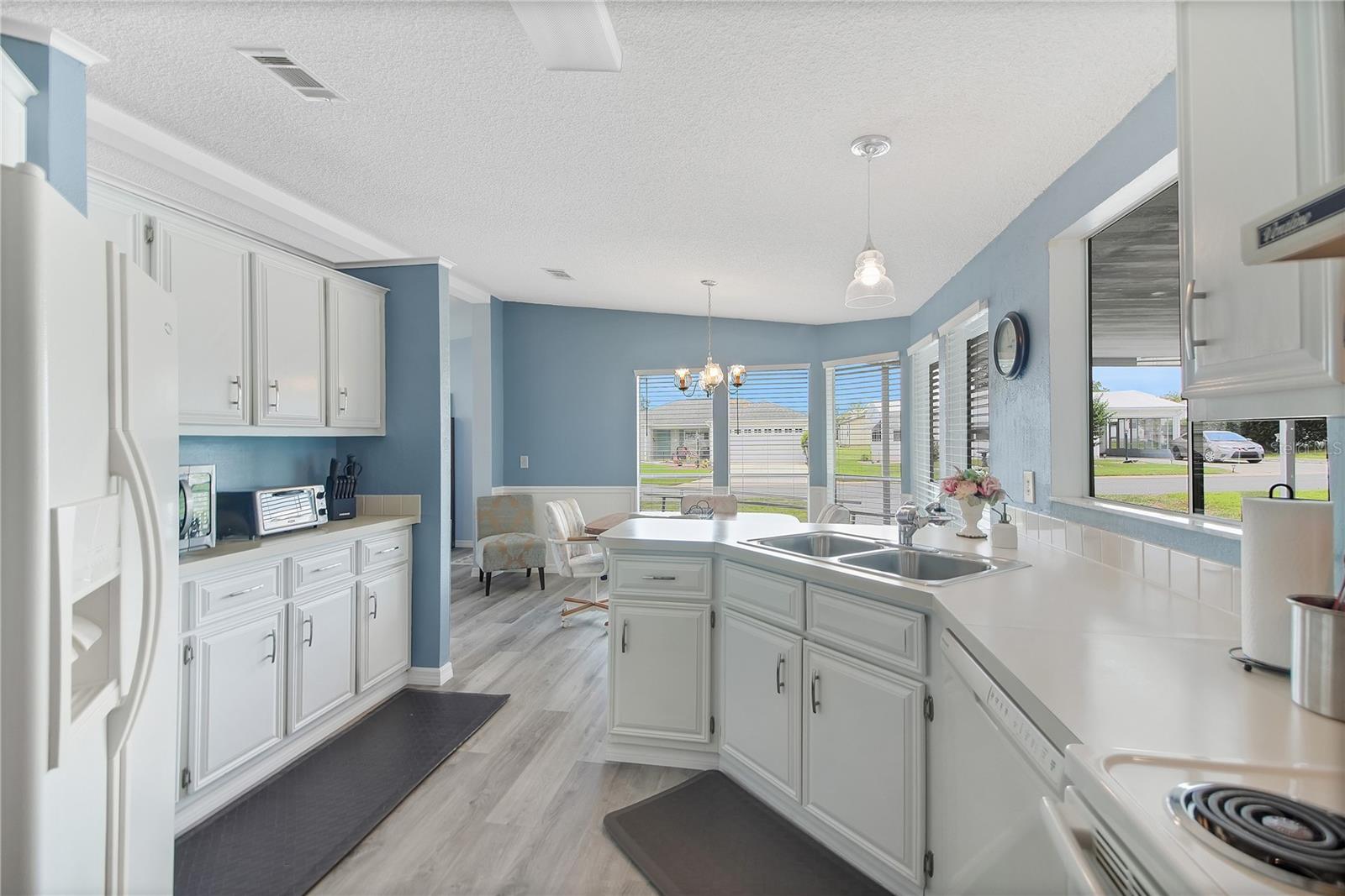 LADY LAKE ORANGE BLOSSOM GARDENS UNIT 14 - Residential