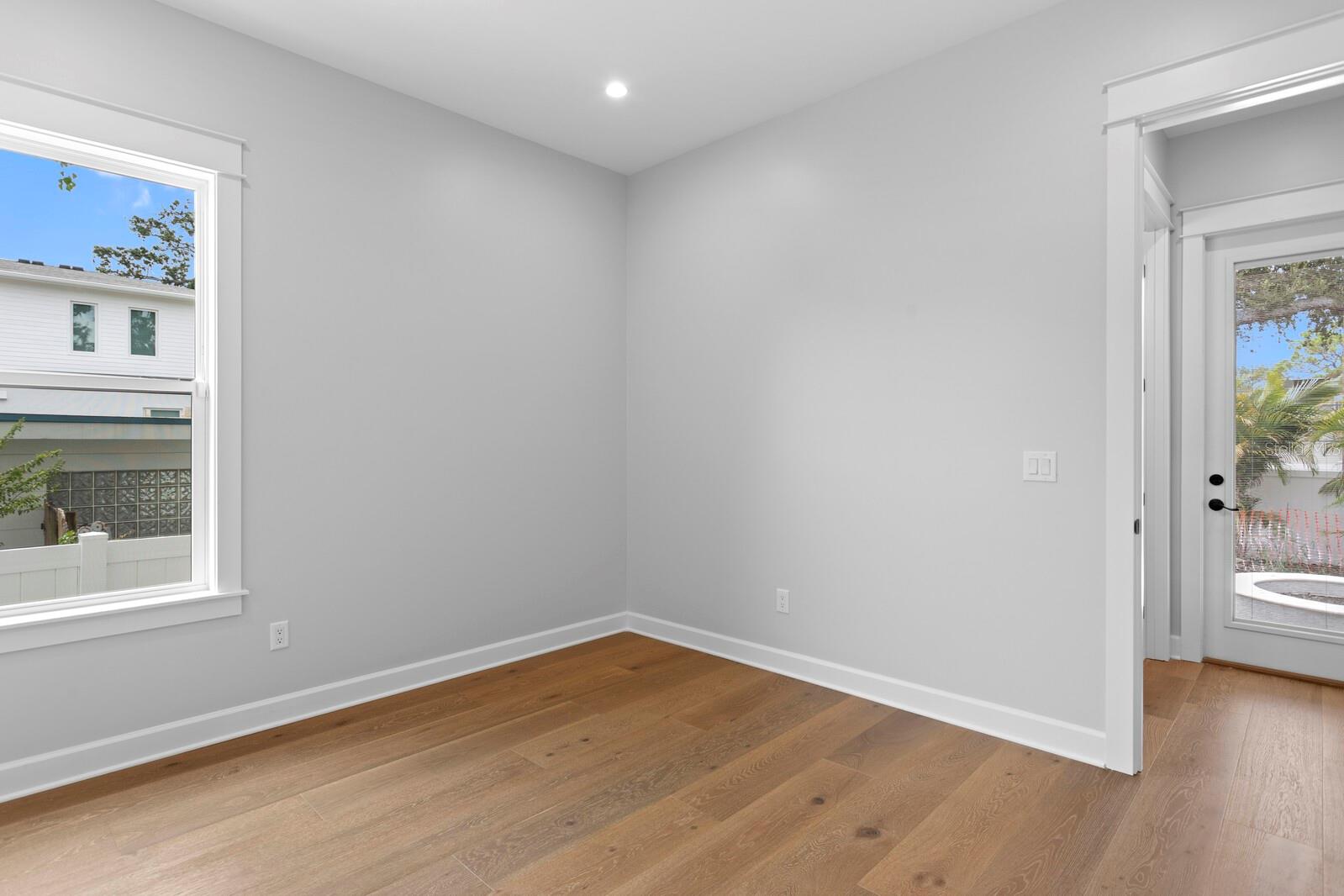 MARYLAND MANOR 2ND UNIT - Residential