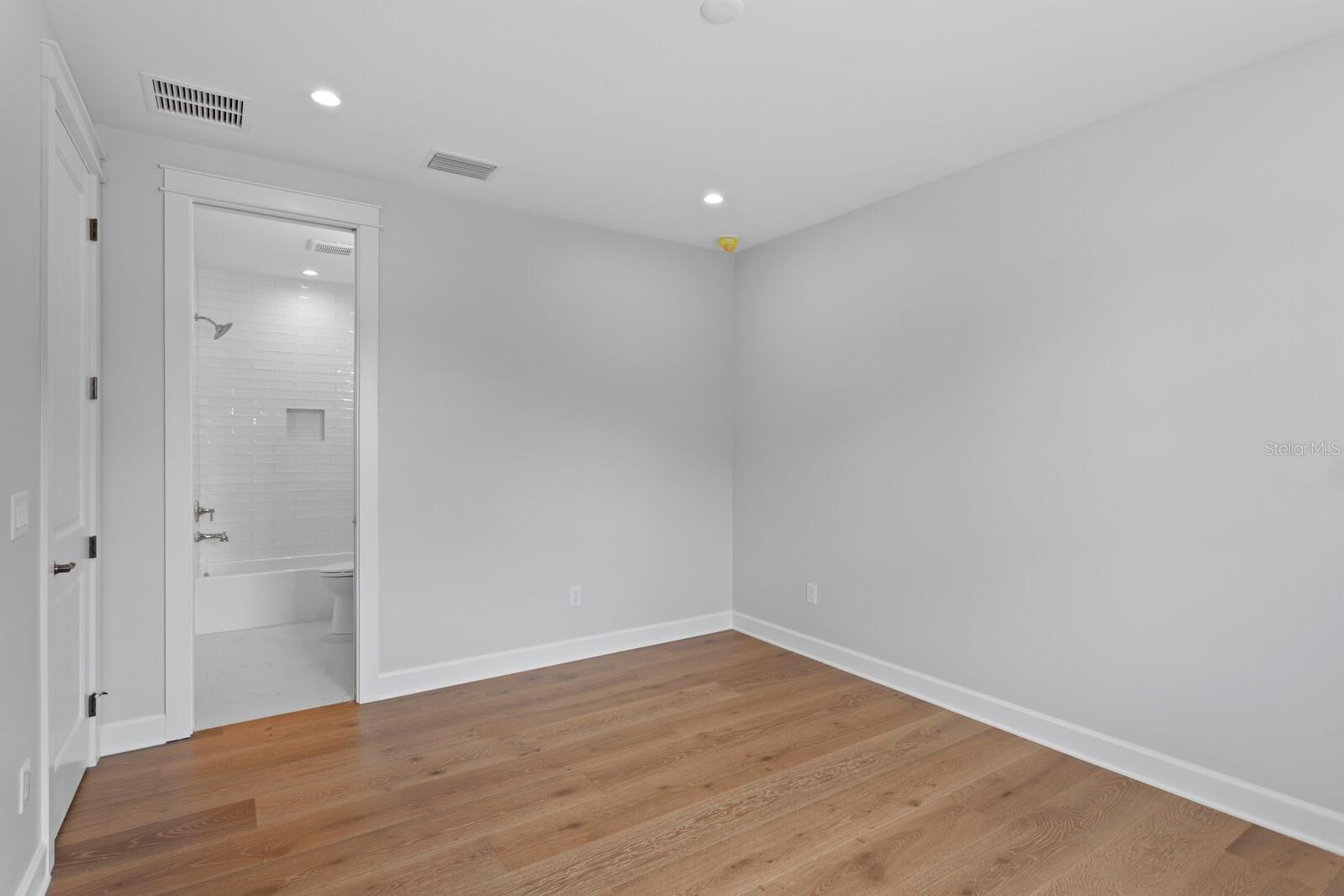 MARYLAND MANOR 2ND UNIT - Residential