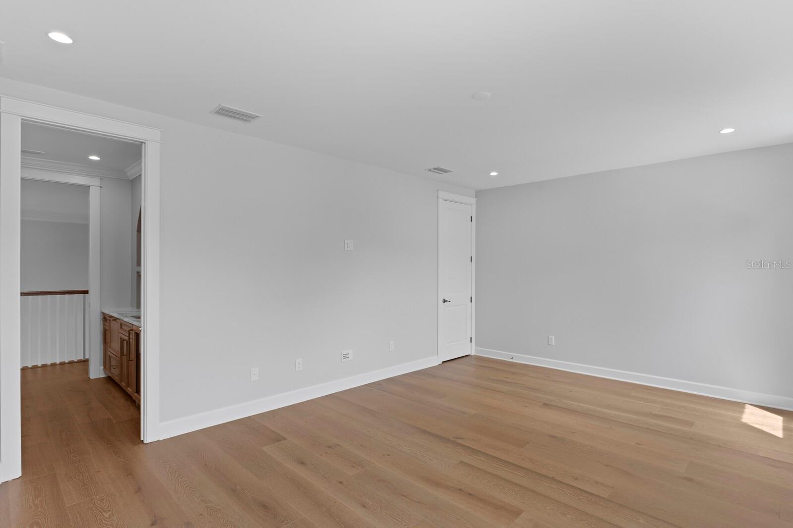 MARYLAND MANOR 2ND UNIT - Residential