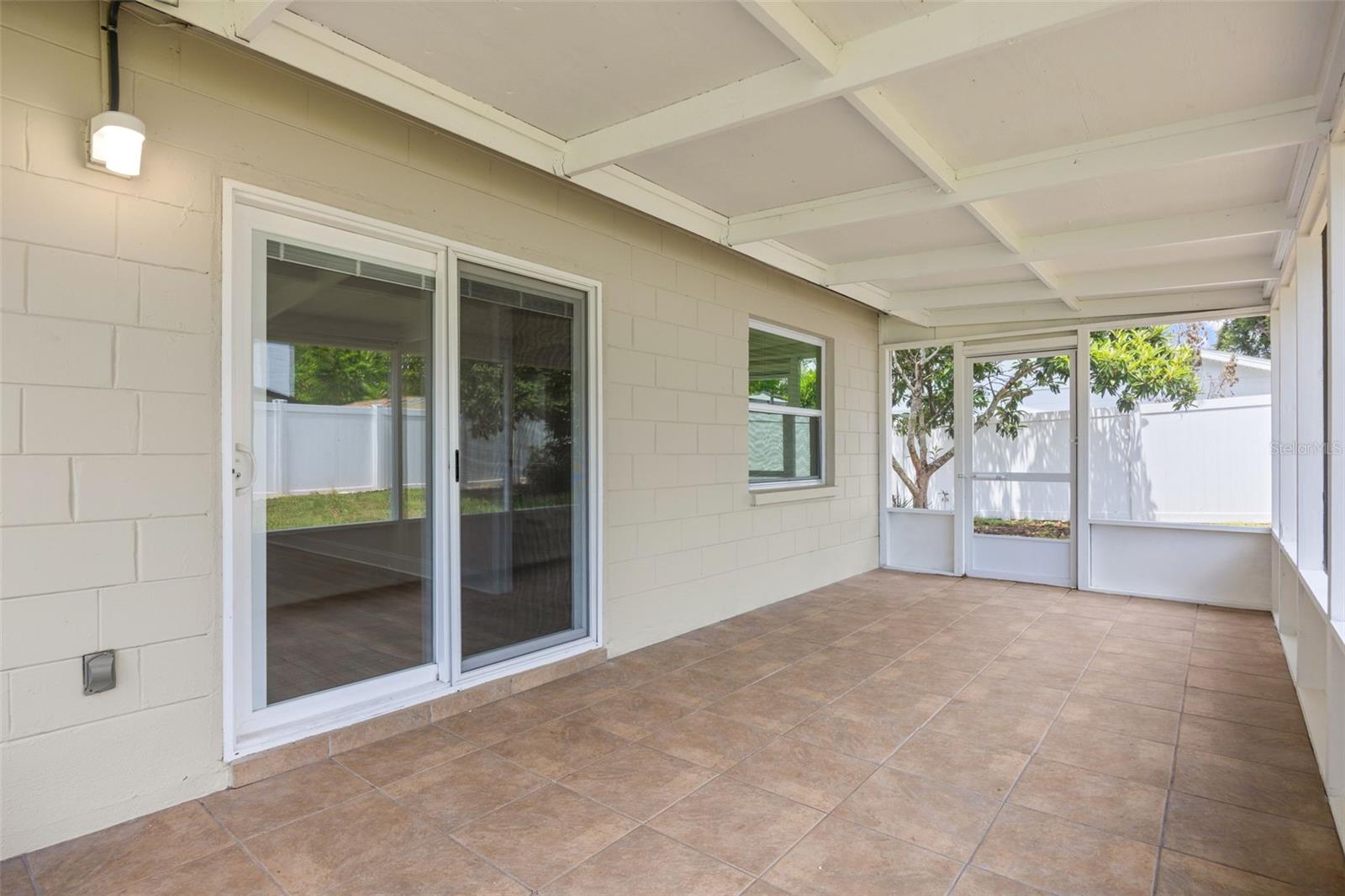 CARROLLWOOD MEADOWS UNIT VI SE - Residential