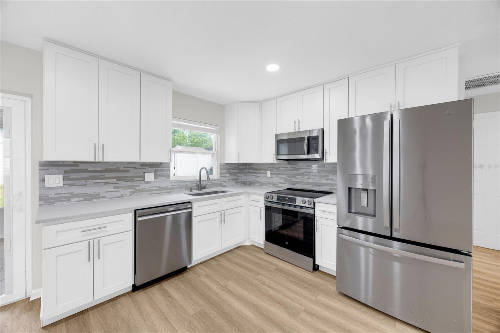 CARROLLWOOD MEADOWS UNIT VI SE - Residential