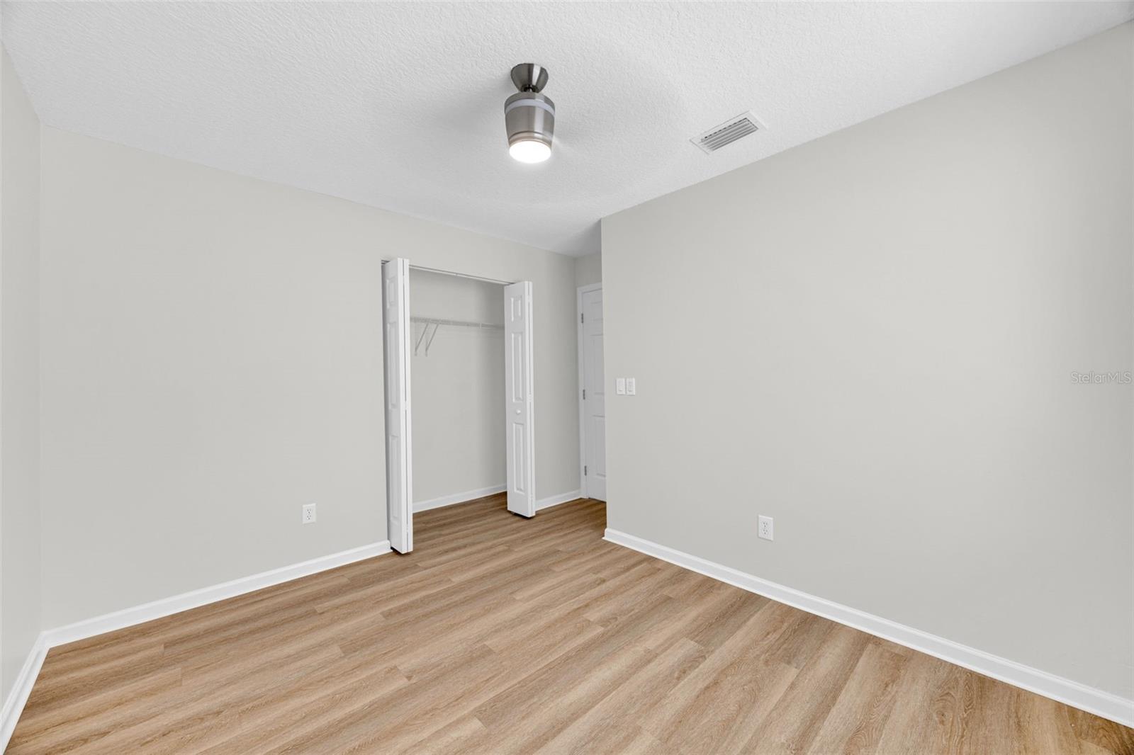 CARROLLWOOD MEADOWS UNIT VI SE - Residential