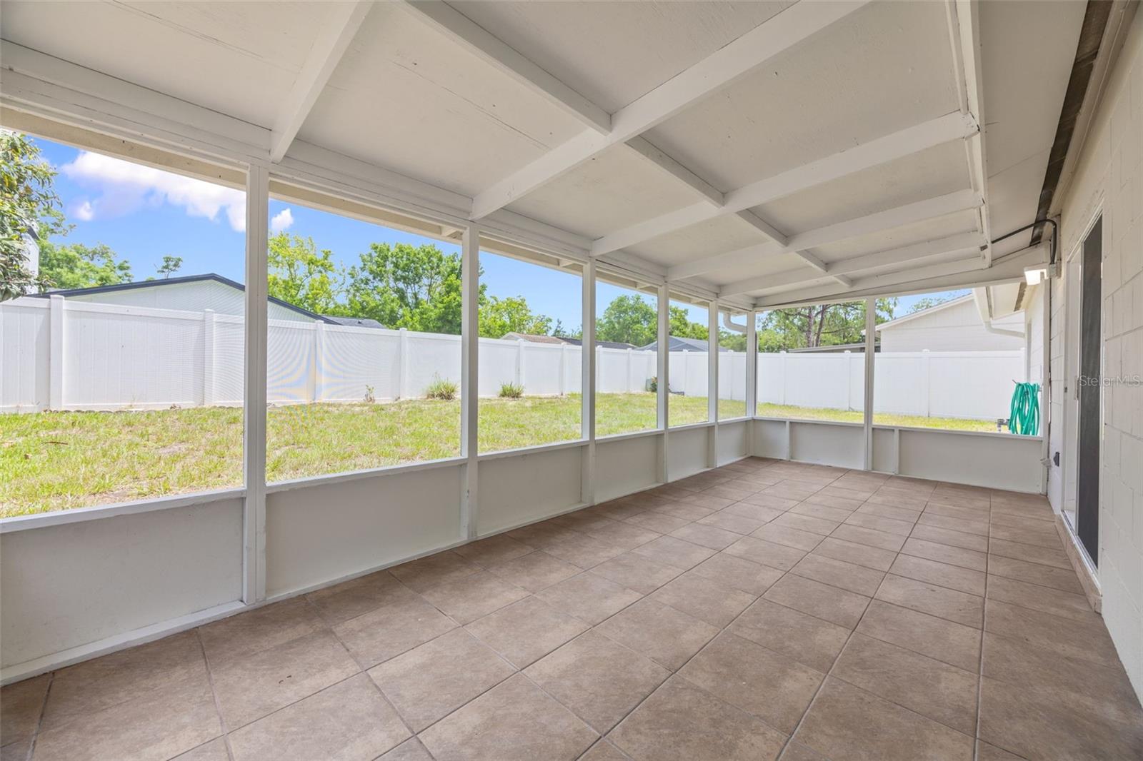 CARROLLWOOD MEADOWS UNIT VI SE - Residential
