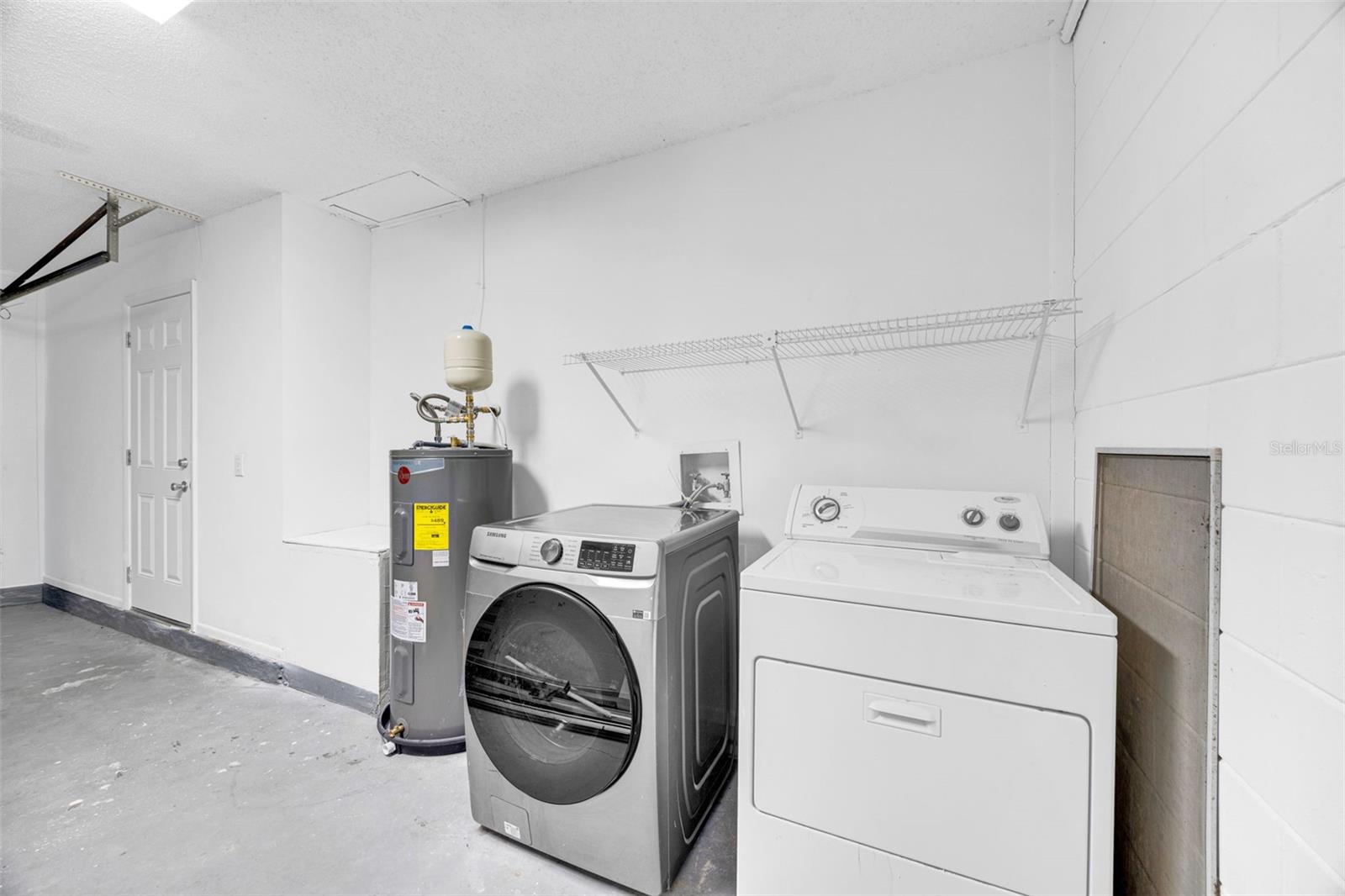 CARROLLWOOD MEADOWS UNIT VI SE - Residential