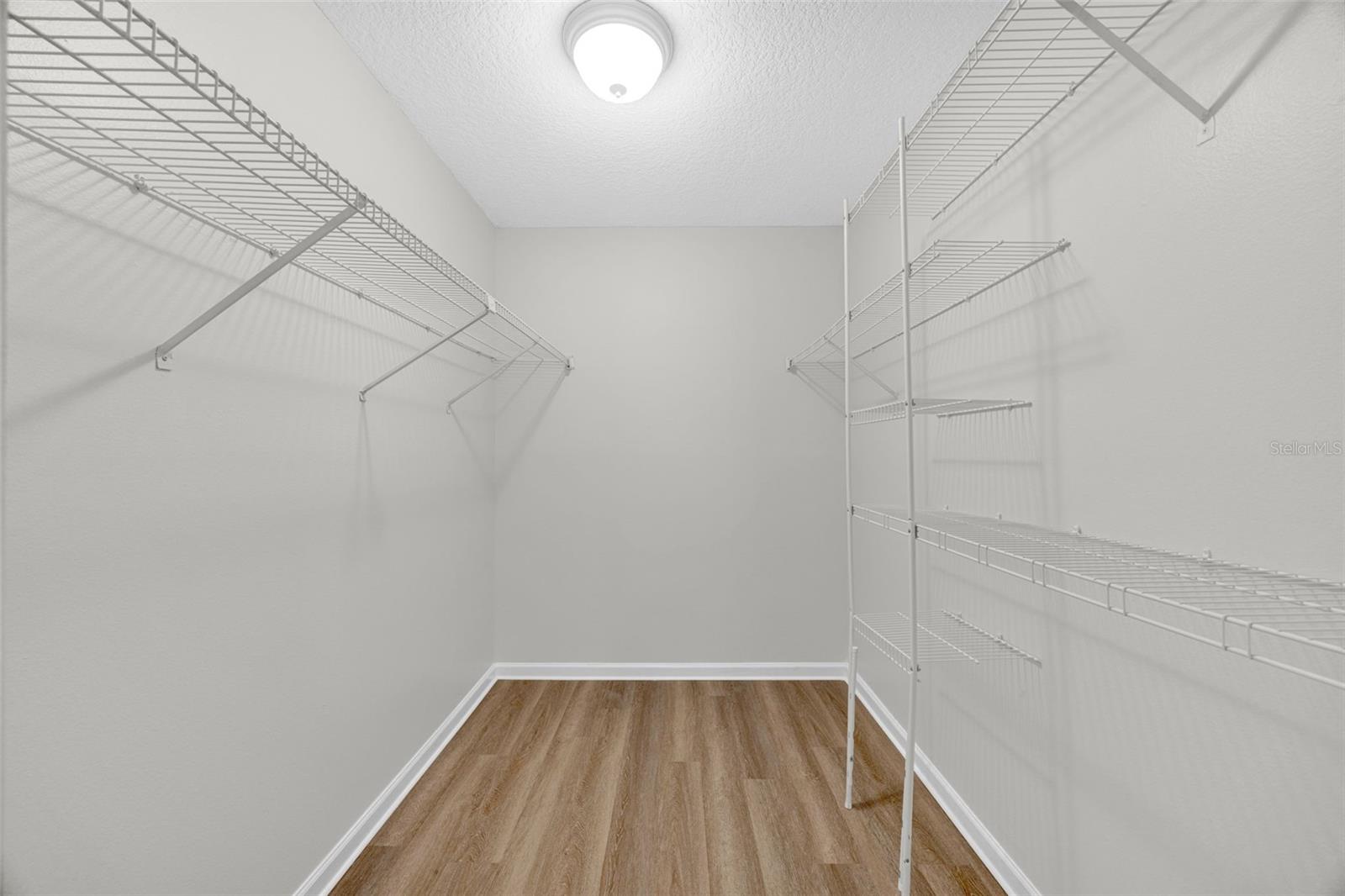 CARROLLWOOD MEADOWS UNIT VI SE - Residential