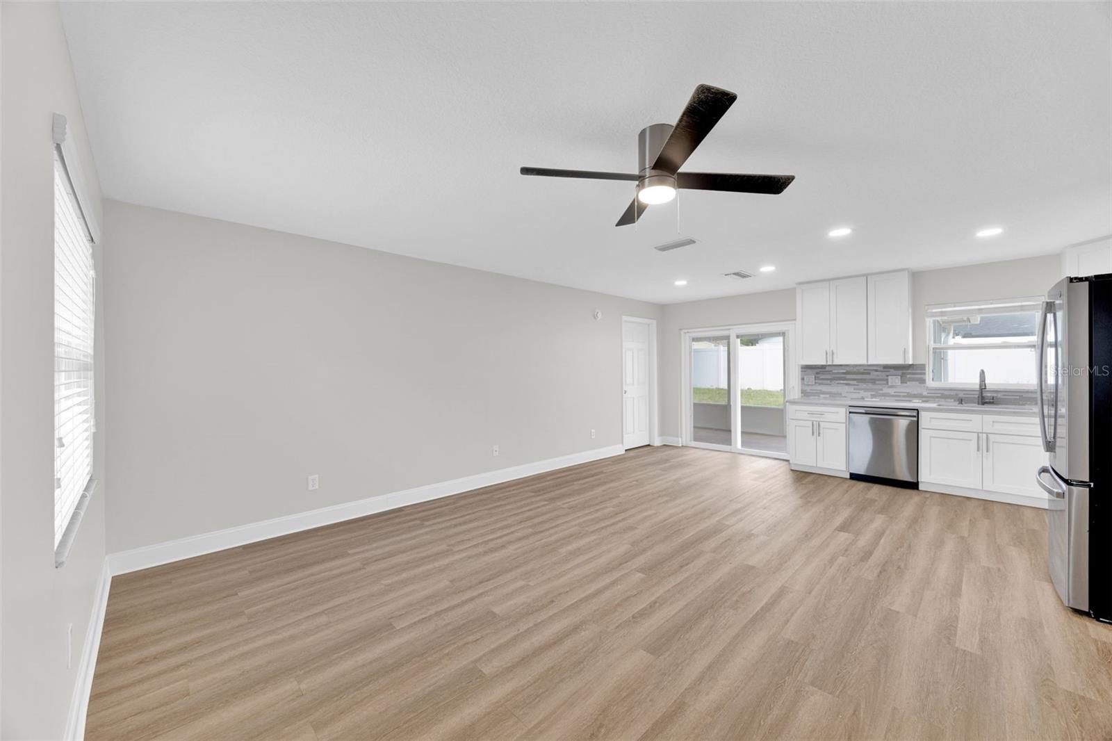 CARROLLWOOD MEADOWS UNIT VI SE - Residential