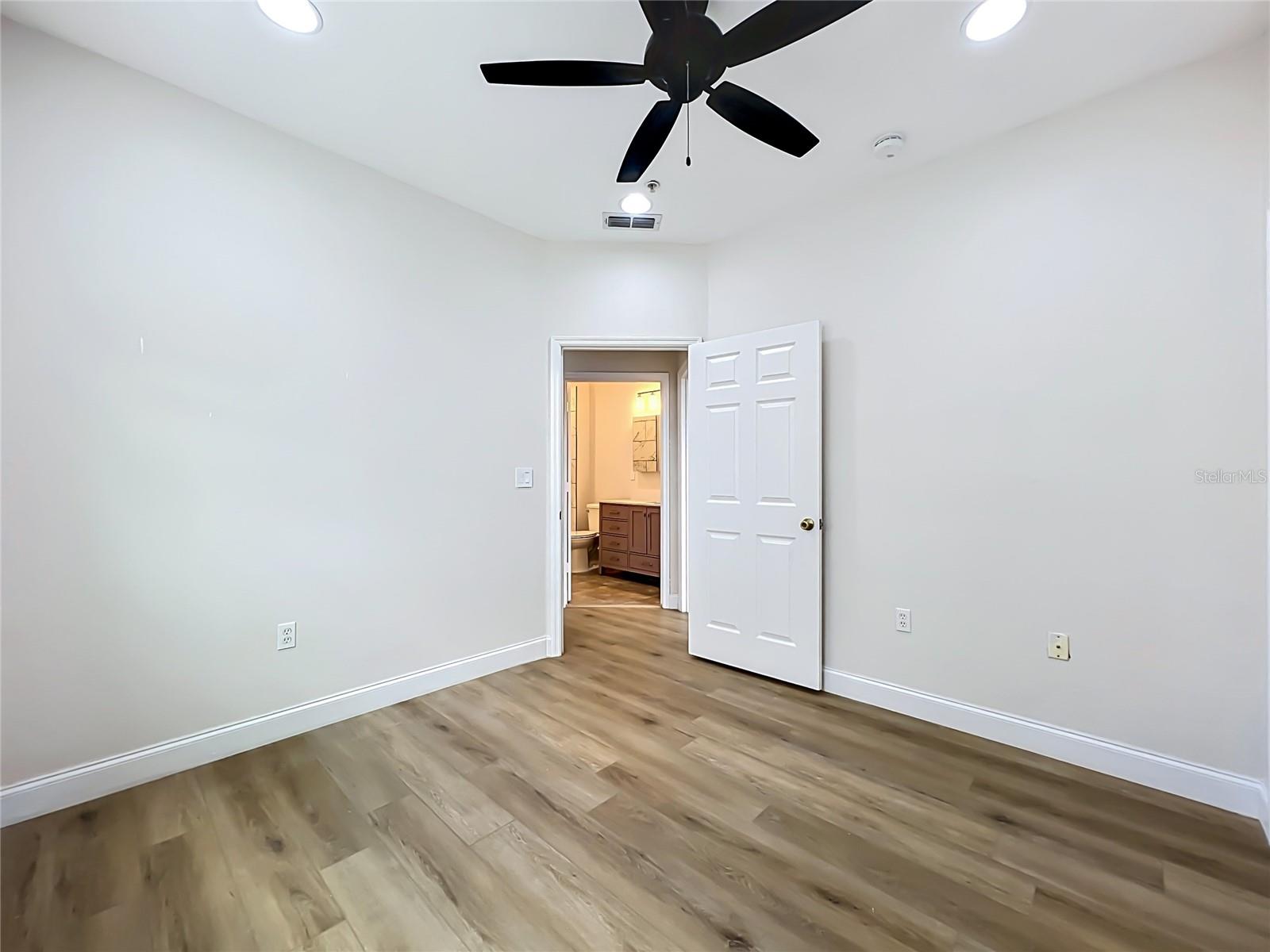 HAMPTONS/METROWEST - Residential
