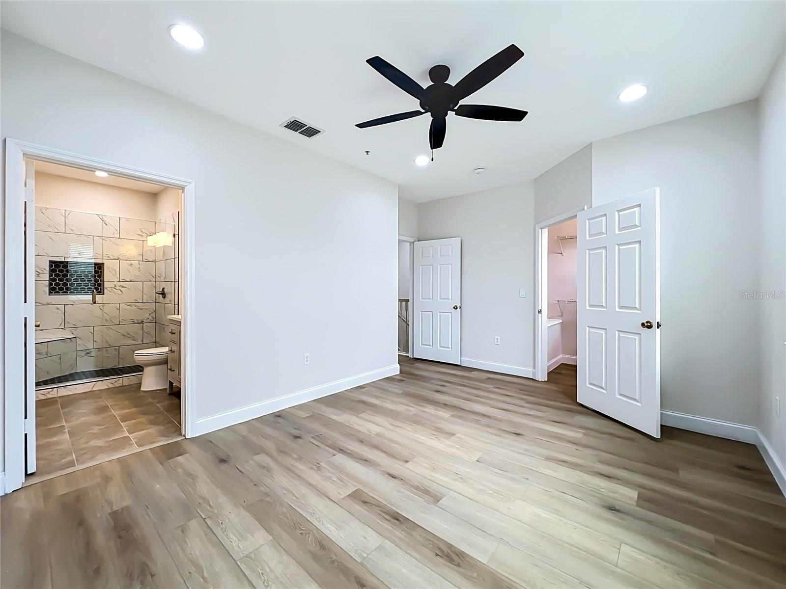 HAMPTONS/METROWEST - Residential