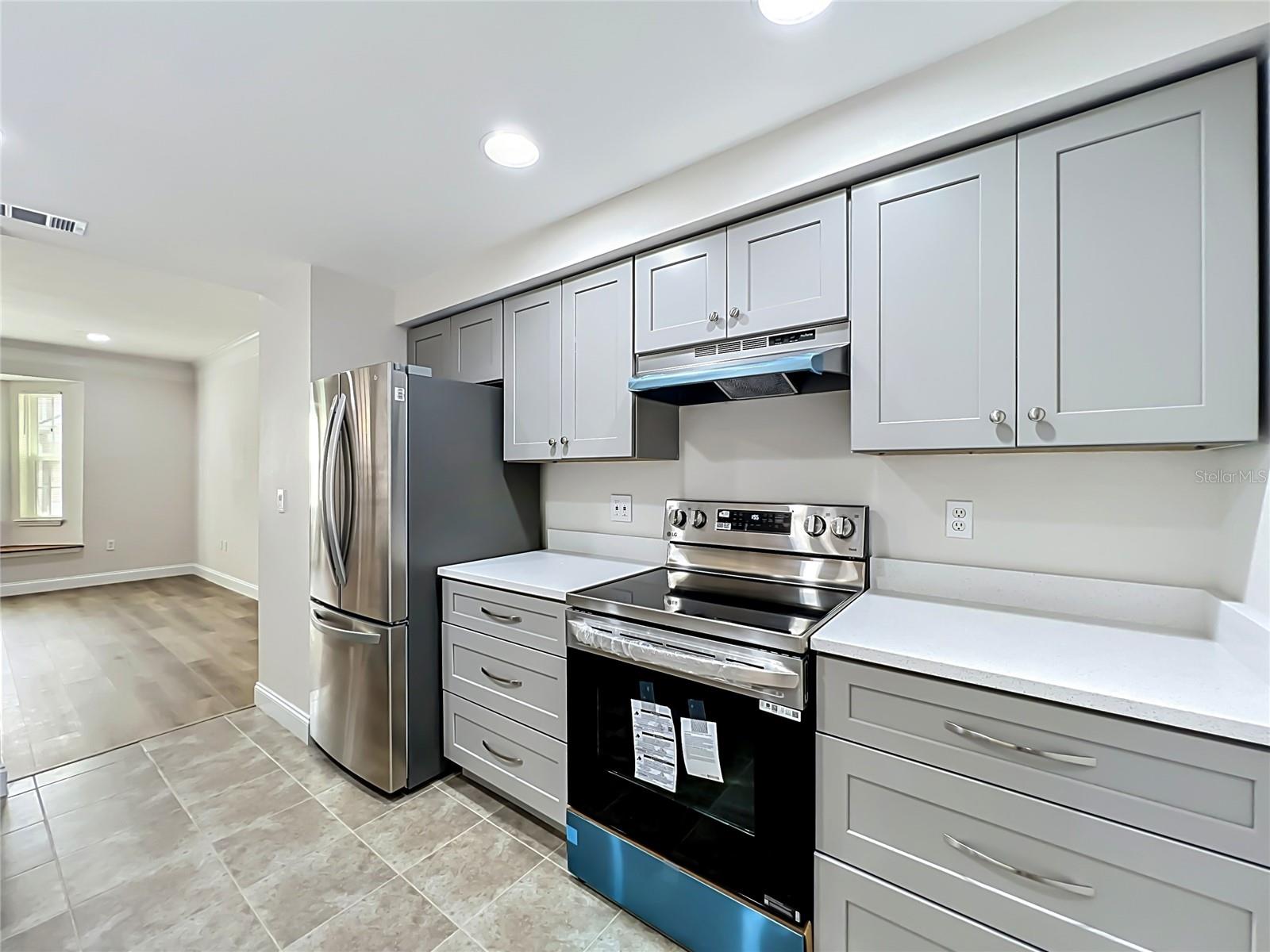 HAMPTONS/METROWEST - Residential