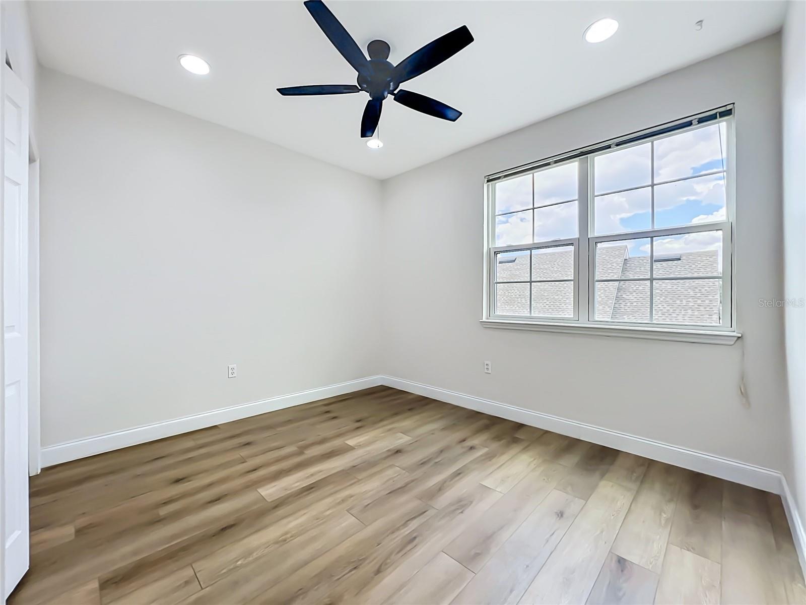 HAMPTONS/METROWEST - Residential