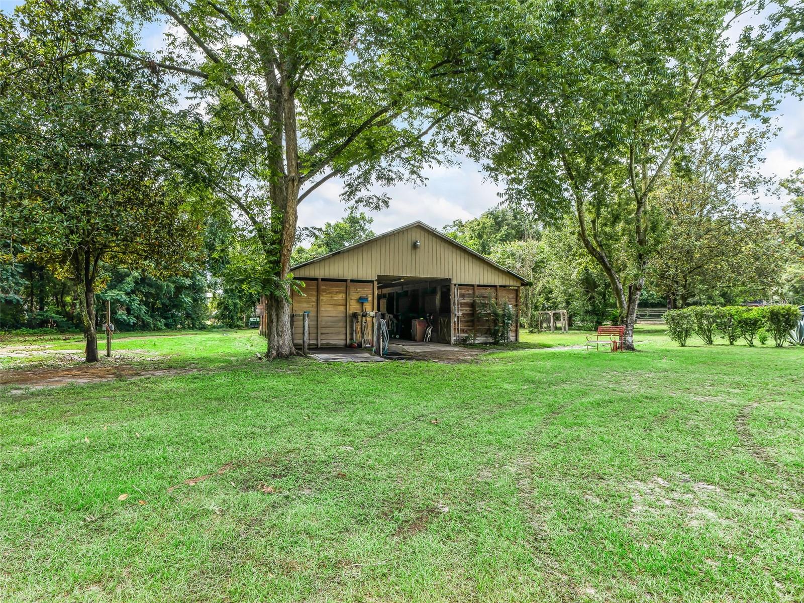 GOLDEN MEADOW FARMS - Residential