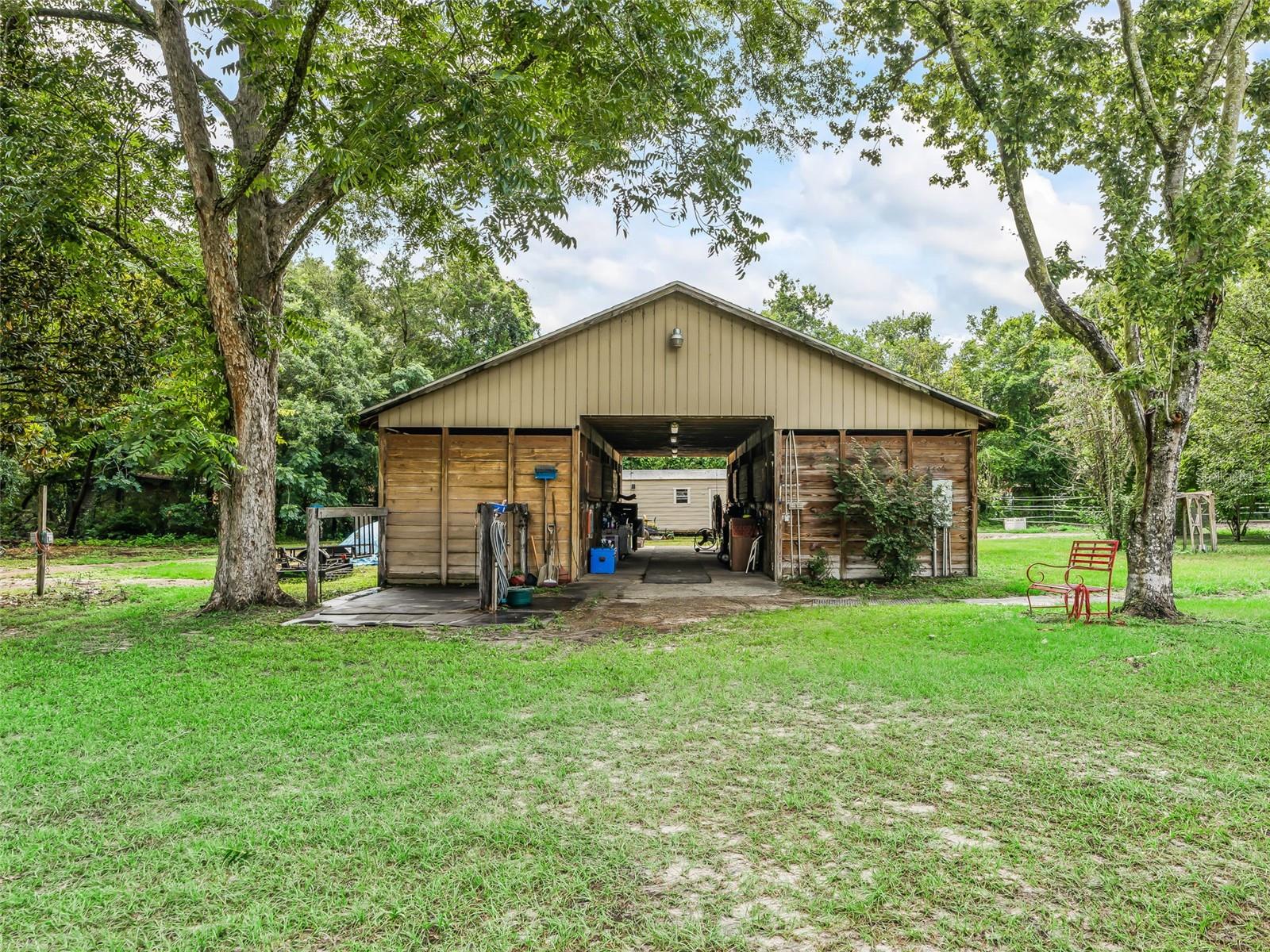 GOLDEN MEADOW FARMS - Residential