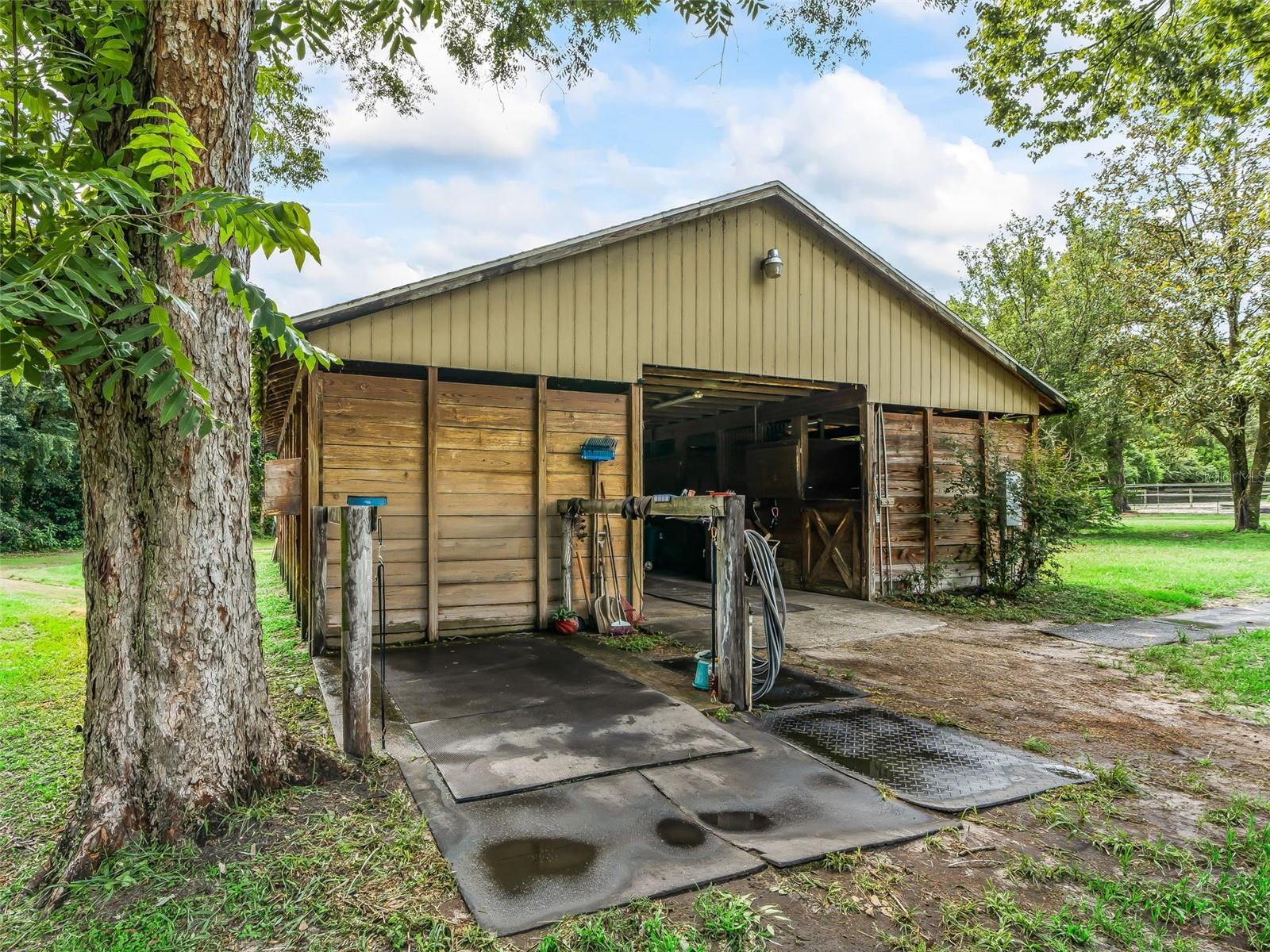 GOLDEN MEADOW FARMS - Residential