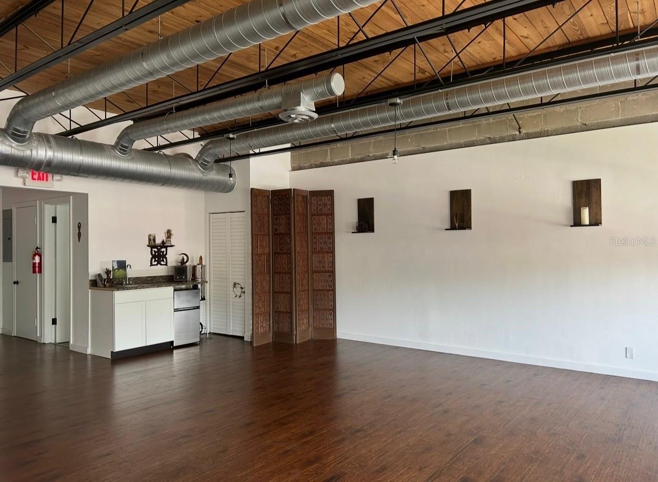 KINYONS H H ADD - Commercial Sale