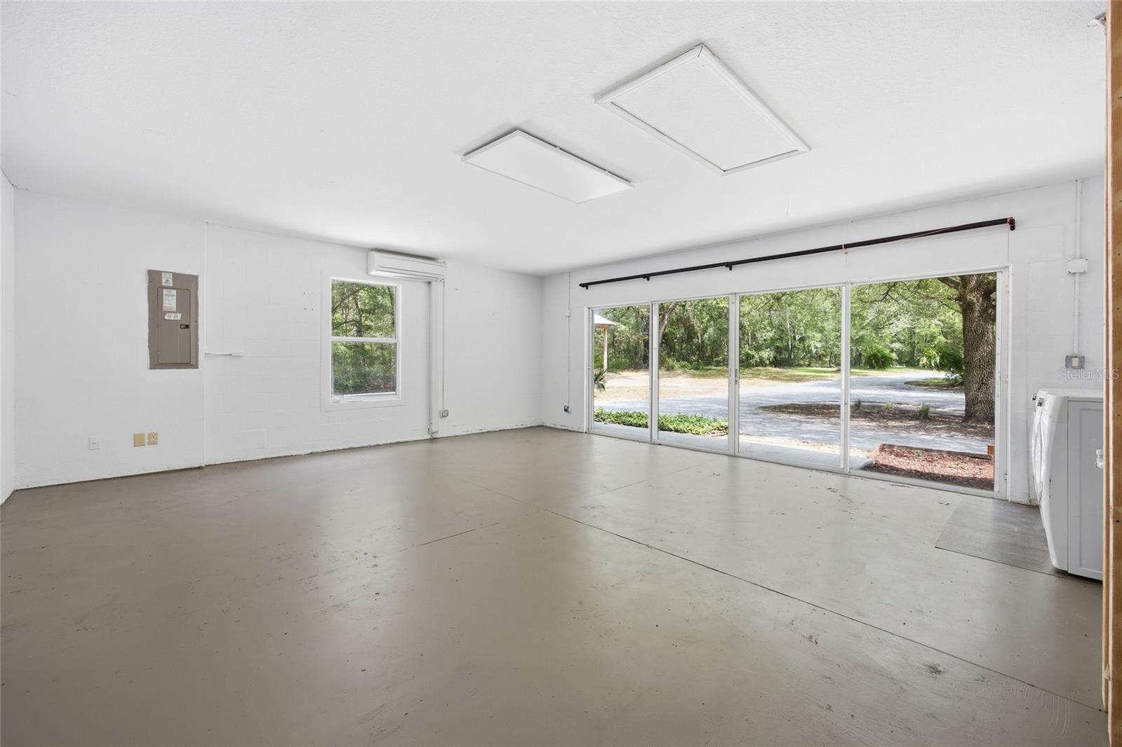 DEERFIELD ESTATES - Residential Lease