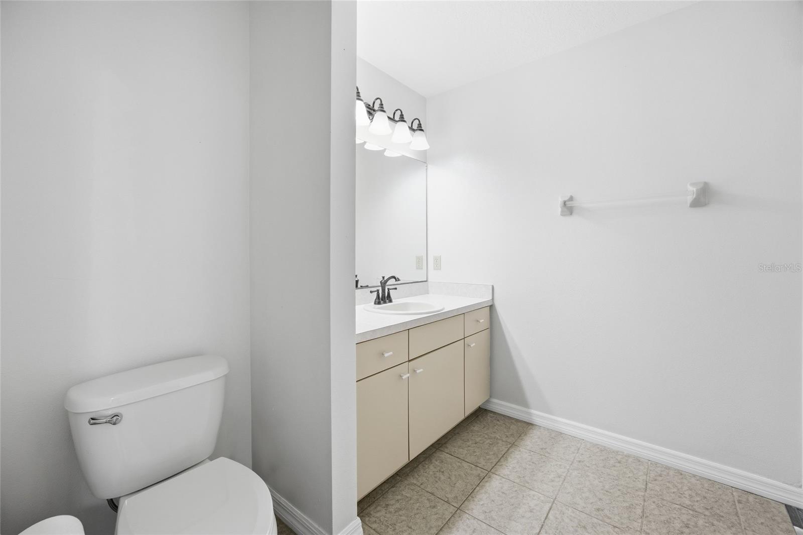 DEERFIELD ESTATES - Residential Lease