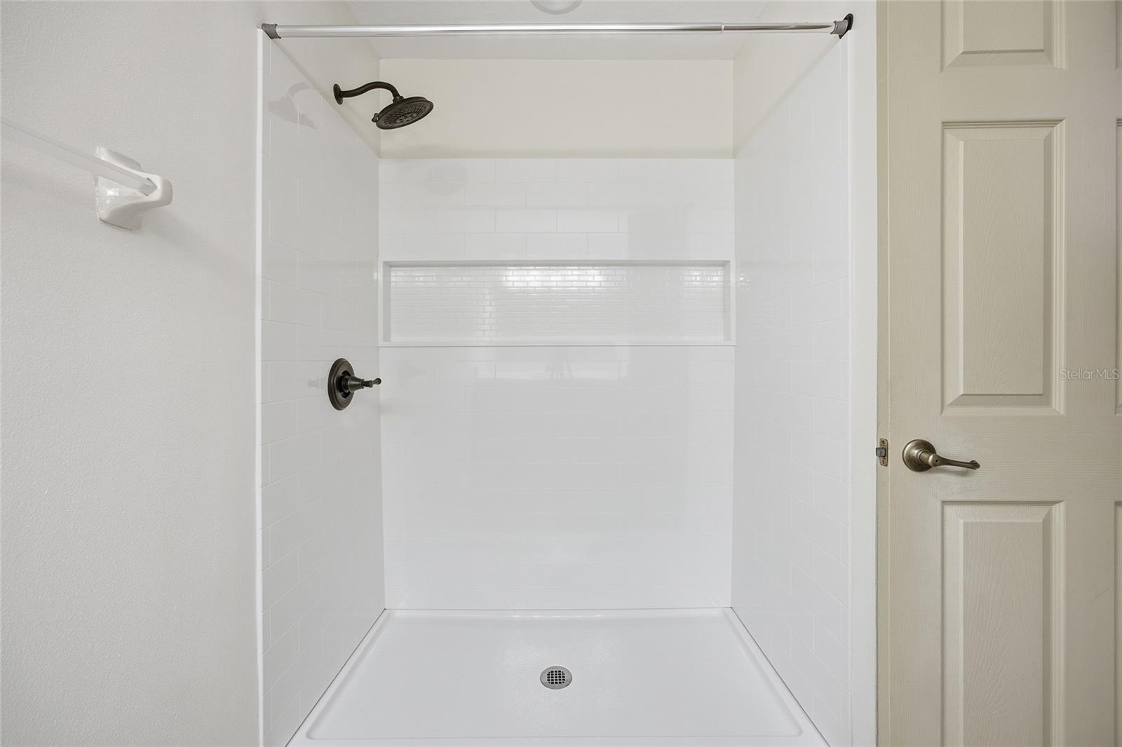DEERFIELD ESTATES - Residential Lease