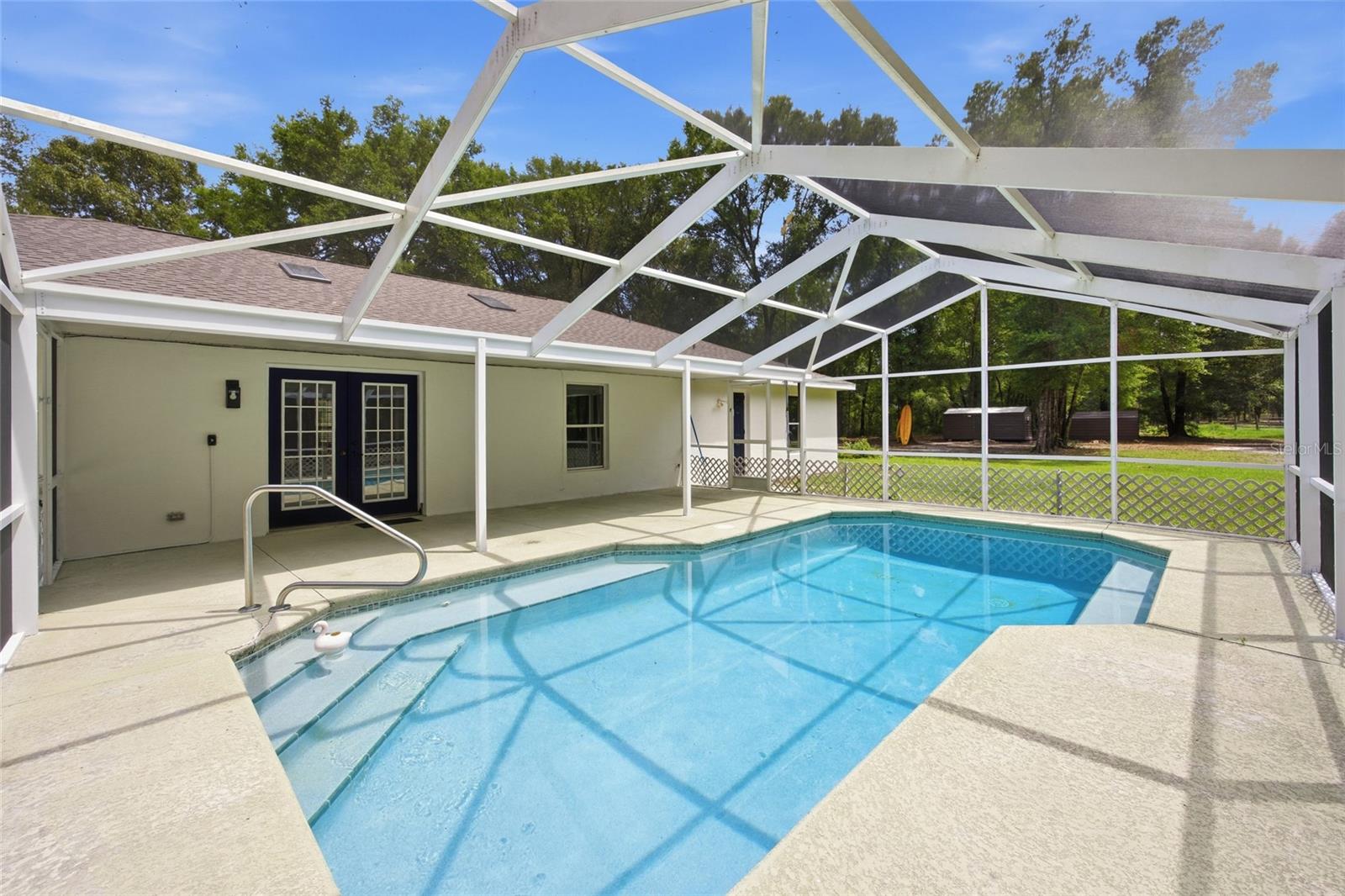DEERFIELD ESTATES - Residential Lease